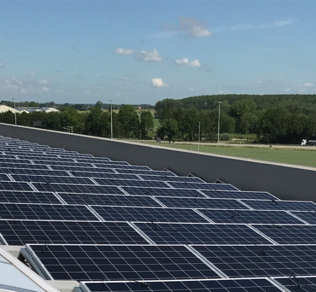 Glutton-panneaux-photovoltaiques D&B Green Solution est spécialisée en photovoltaïque professionnel